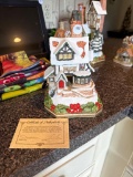 David Winter Cottage Hand-Painted Collectible, 7 Inches Tall