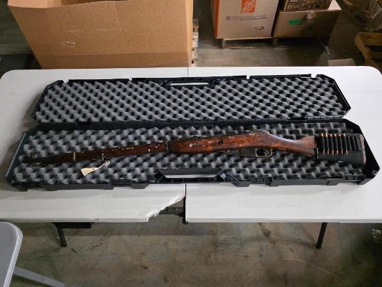 M1938 STS7204 Rifle, with wooden stock, 6 rounds, needs cleaning, has hard carrying case, SN#2606,