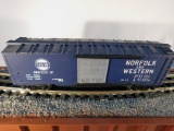 Lionel No. 9215 Northwestern Boxcar