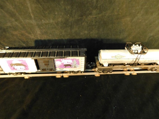 Lionel #6-29218 and 6-16150 6464 Vapor Boxcar and 6315 Sunoco Tank Car 2 Pieces