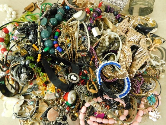 Aprox. 10# of Assorted Costume Jewelry #4