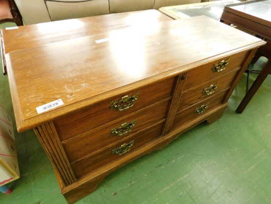 Lane Cedar Lined Oak Blanket Chest