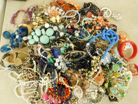 Approx. 10# Of Miscellaneous Costume Jewelry #5