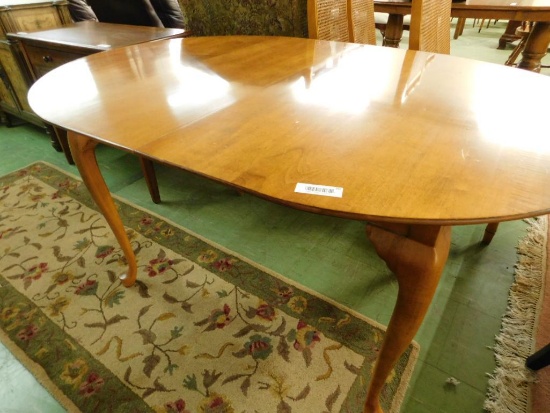 Maple Queen Anne Table with 1 Leaf
