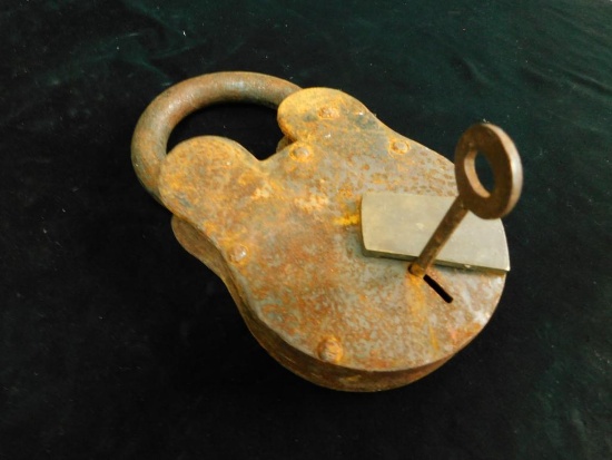 Large Steel Padlock with Key