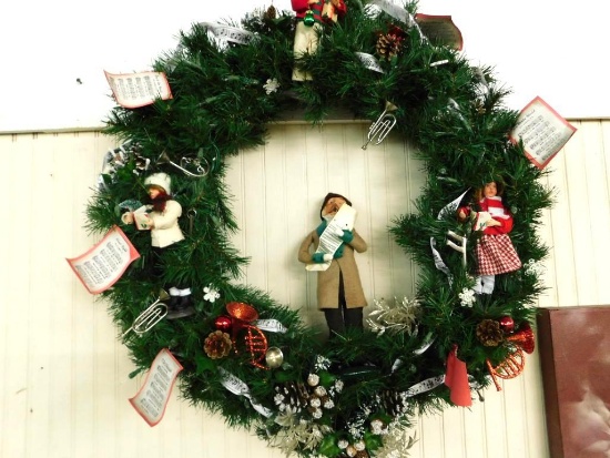 Byers Carolers Wreath - 32" Round