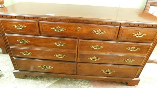 Broyhill 7 Drawer Long Dresser with Mirror - Dresser Only 33" x 60" x 19"