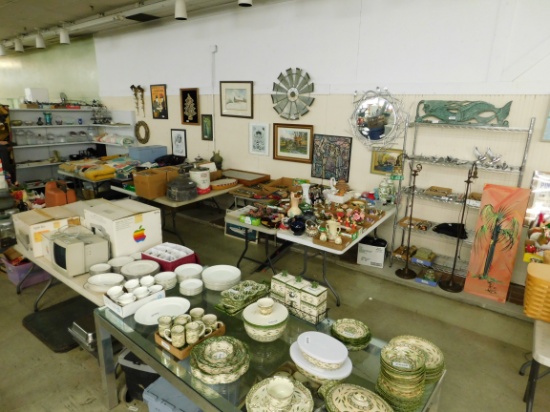 May 2023 Antique Smalls and Collectibles Auction