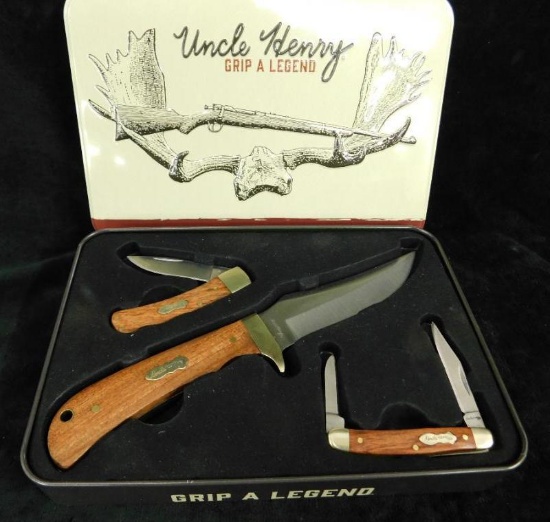 New Schrade Uncle Henry "Grip The Legend" Tin Box with 3 Knives - #1207767 - 0624