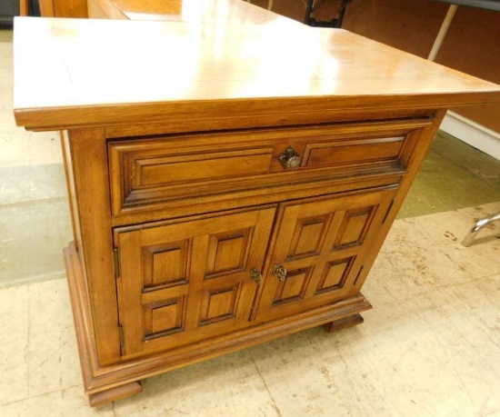 Thomasville 1 Drawer 2 Door Nightstand - 24" x 27" x 16"