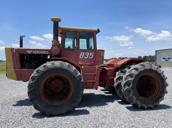 Versatile 835 Articulated Tractor