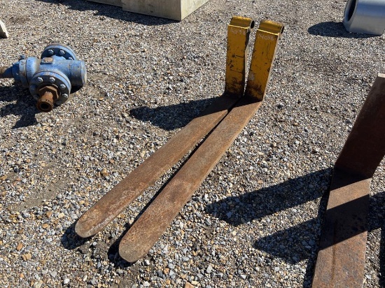 Set of 5 ft Forklift Forks