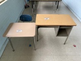 (2) Classroom Desk