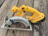 DeWalt Cordless Circular Saw With Battery Pack