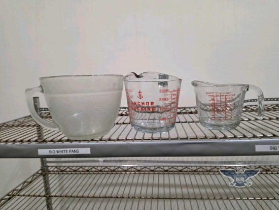 (3) Glass Measuring Cups