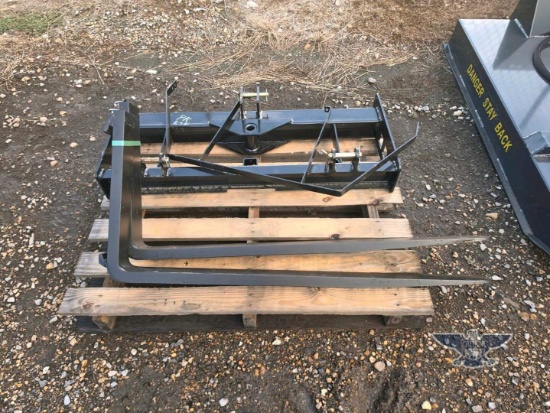 2026 UNUSED Wolverine THFF46 Tractor Grass/Pallet Fork Attachment