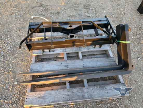 2026 UNUSED Wolverine THFF46 Tractor Grass/Pallet Fork Attachment