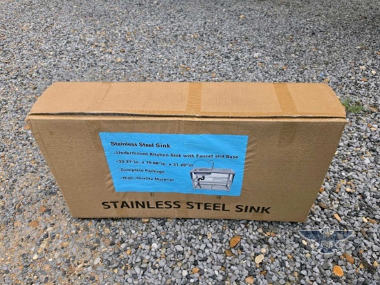 New Stainless Steel Undermount Kitchen Sink with Faucet and Base