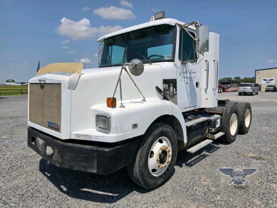 1994 WhiteGMC WG64T Day Cab Truck Tractor