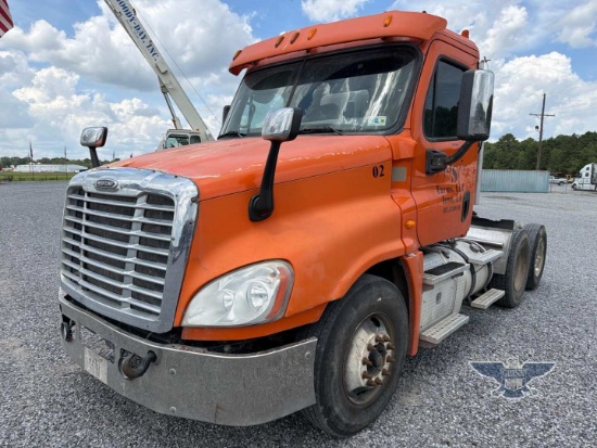 2014 Freightliner Cascadia Day Cab