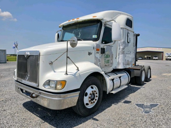 2002 International 9200i 6x4 T/A Sleeper Truck Tractor