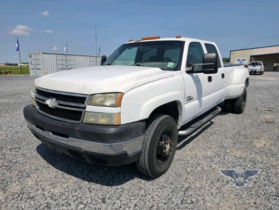 2006 Chevrolet Silverado 3500HD Dually 4x4 Pickup Truck