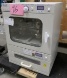 Hybridization Oven: UVP Lab Products HL-2000 HybriLinker