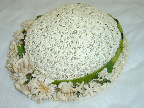 LADIES 20'S STYLE CREAM/FLORAL DRESS HAT