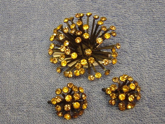 UNIQUE RHINESTONE BROOCH AND EARRING SET