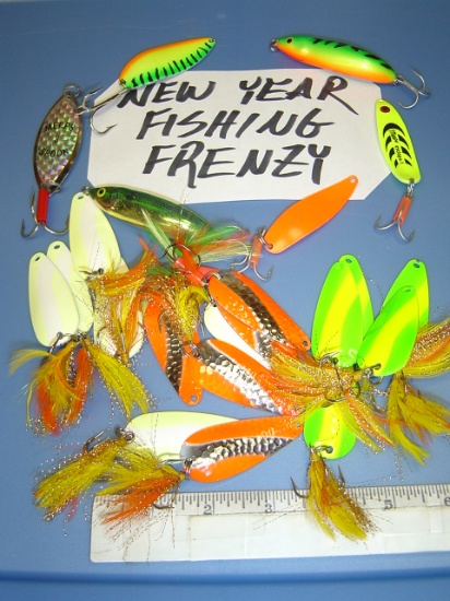 HUGE LOT ASSORTED SIZE/COLORS FISHING SPOONS