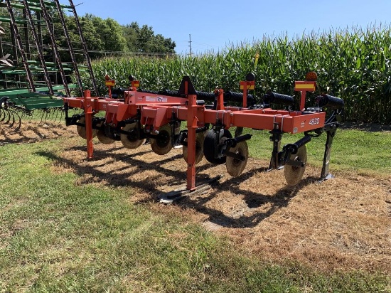 2013 Kuhn 4830 7 shank in ripper