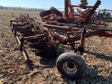 IH 710 7-18 bottom plow