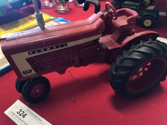 Vintage 1/16 Scale 806 Farmall Toy Tractor