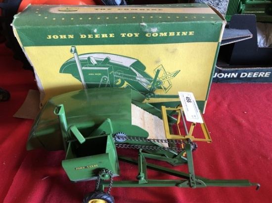 Vintage 1/16 Scale John Deere Combine