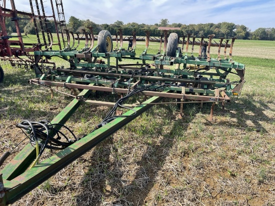 John Deere 31' Field Cultivator