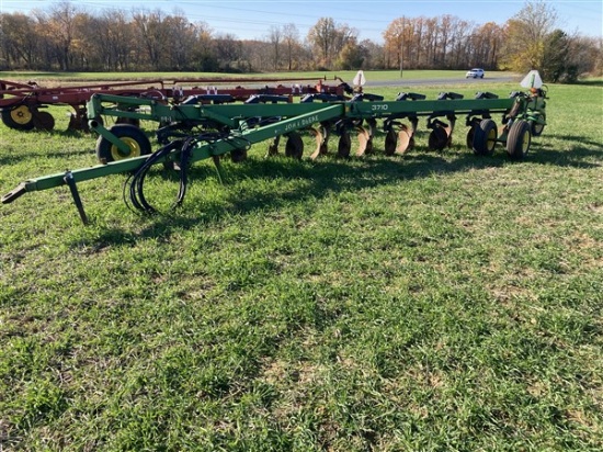 John Deere 3710 8-Bottom Plow