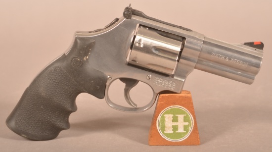 Smith & Wesson 686-6 .357 Handgun