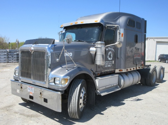 2003 International 9900i Tandem Axle Sleeper