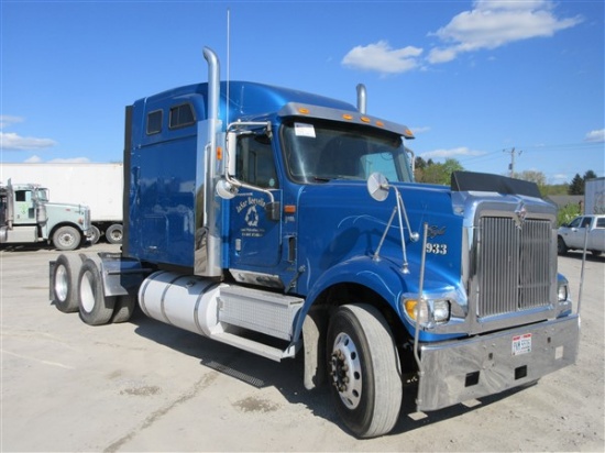 2005 International 9900I Tandem Axle  Sleeper