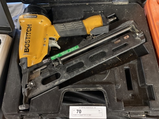 Bostitch 15-Gauge Finish Air Nailer