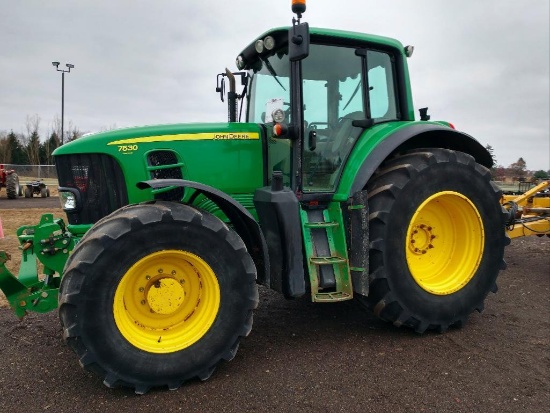 '10 John Deere 7530 Tractor