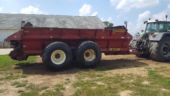 '08 Meyer 8865 tandem axlx rear discharge manure spreader, newer frame bushings and tires