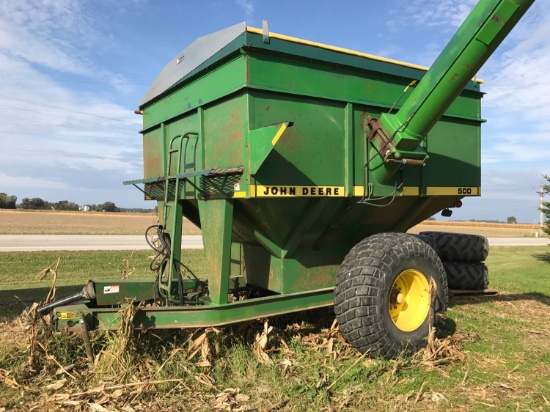 John Deere 500 grain cart with tarp