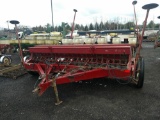 Grain Drill - 5100 International Soy Bean Special,21 Hole