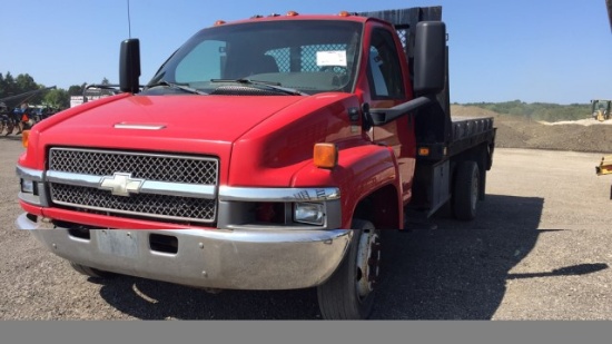 2003 Chevy C4500 Flatbed with lift gate