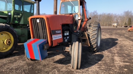 Allis Chalmers 7020 Tractor