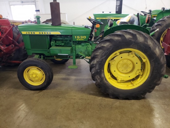 John Deere 1530 dsl. tractor restored