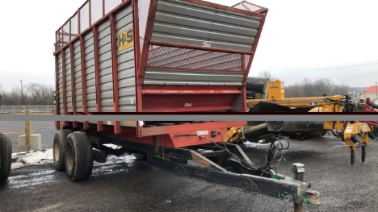 H&S 18' Rear discharge Silage wagon