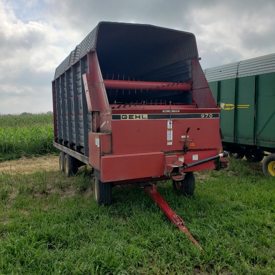 Gehl mod. BU 970 16’ forage wagon on tandem gear