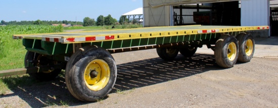 20’ flatbed wagon on 12T tandem axle Pioneer gear